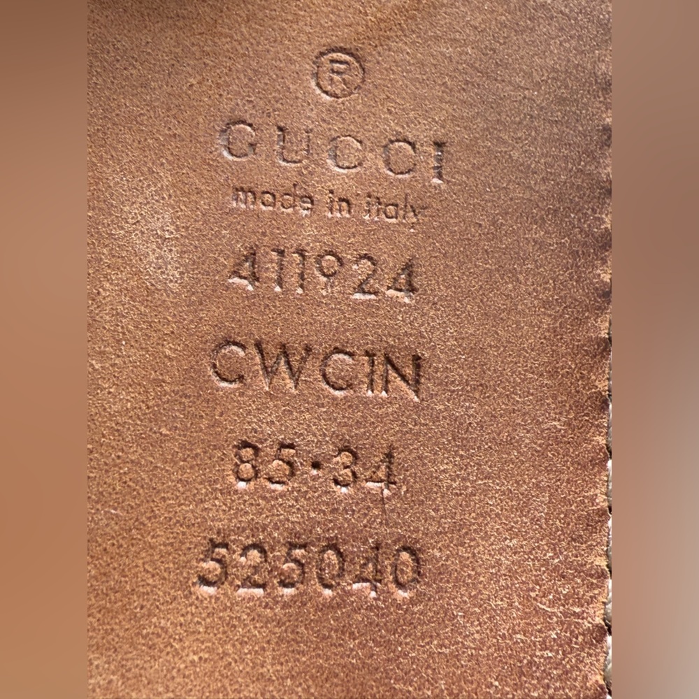 Gucci Black Embossed Leather Belt with Silver G Buckle. Unisex - Picture 3 of 7